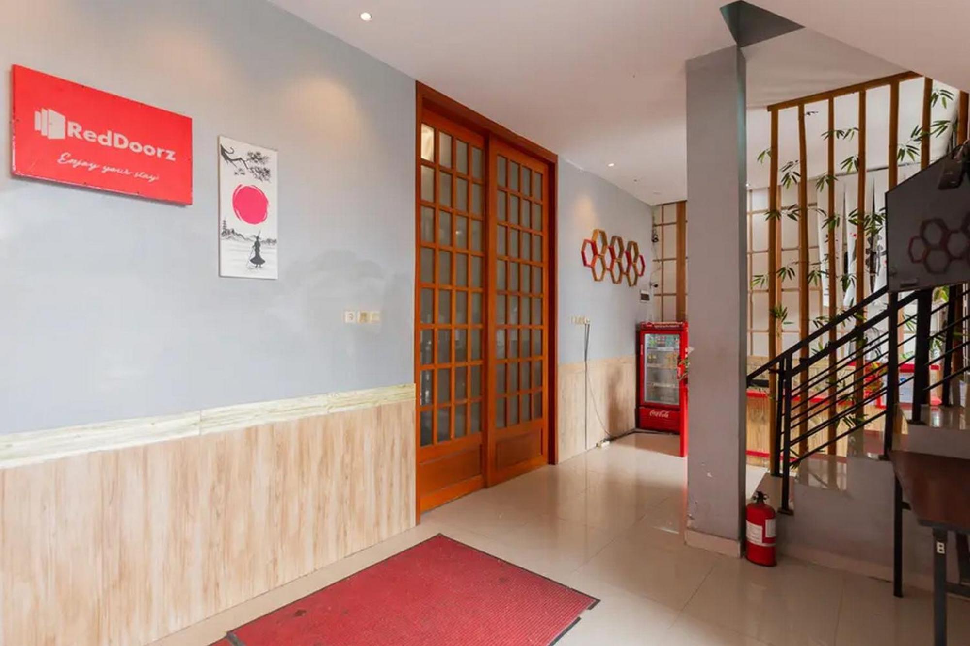 Reddoorz @ Manukan Surabaya Exterior foto